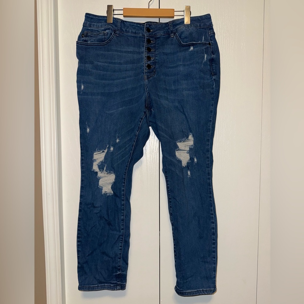 Judy Blue ZigZag Button-Fly Boyfriend Distressed Jeans